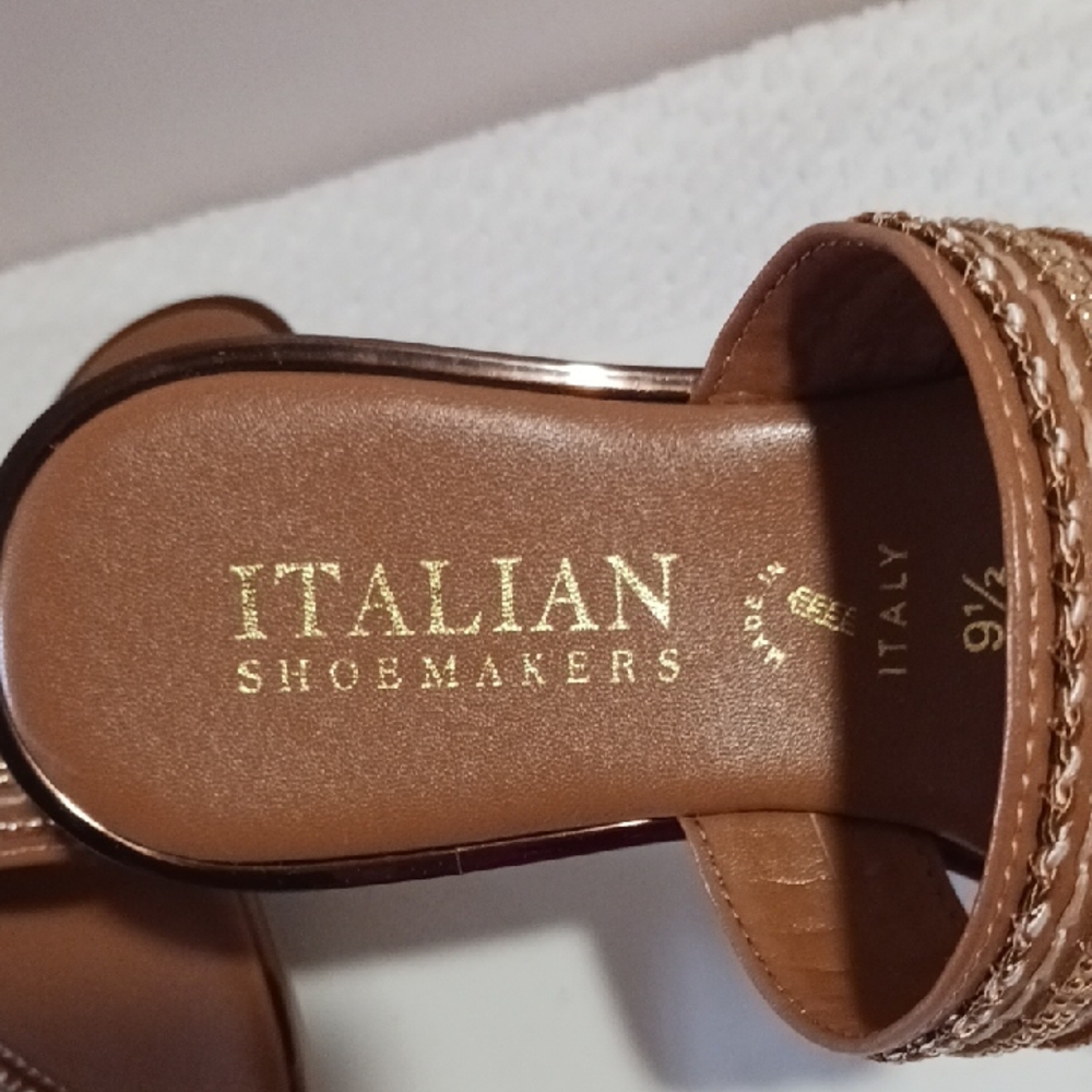 Italian Shoemakers ⚜️ Brown Strappy Sandals Gold Detail Design 9.5 Made In ITALY - Picture 2 of 12